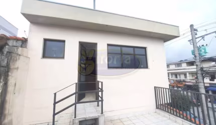 CASA ASSOBRADADA COM COMERCIO