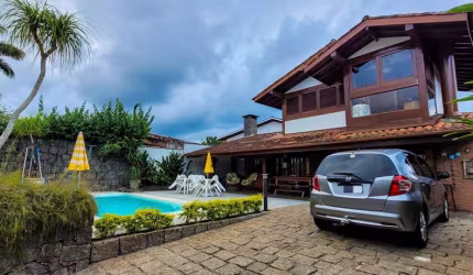 Casa à venda no bairro Barra da Lagoa em Ubatuba/SP