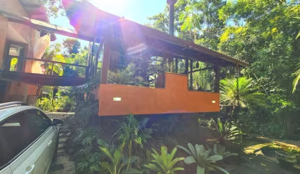Casa à venda no bairro Félix em Ubatuba/SP