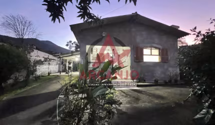 Casa a venda com terreno de 1000M²