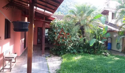 Casa à venda no bairro Ressaca em Ubatuba/SP