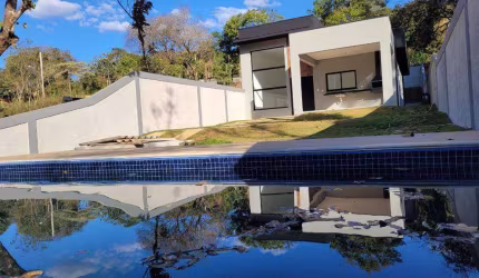 Casa à venda no bairro Pedra Vermelha (Terra Preta) em Mairiporã/SP