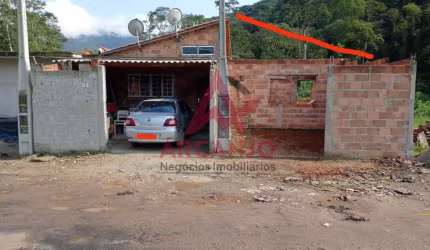 Casa em construção - bairro Figueira- Ubatuba/SP.
