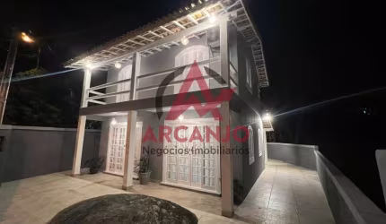 SOBRADO ACONCHEGANTE COM 3 DORMITÓRIOS A VENDA NA PICINGUABA - UBATUBA - SP