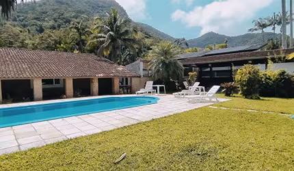 Casa à venda no bairro Lazaro em Ubatuba/SP