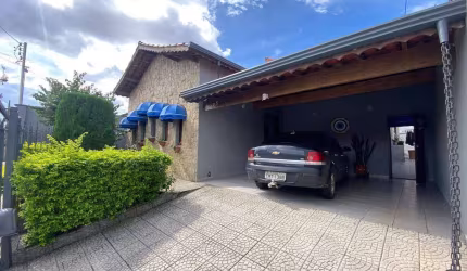 Casa à venda no bairro Jardim Sevilha em Bragança Paulista/SP