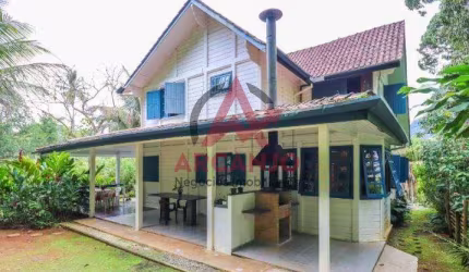 Casa Exclusiva em Condomínio na Praia Santa Rita - Ubatuba/SP.