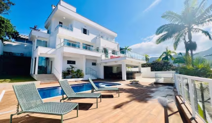 Casa à venda no bairro Enseada em Ubatuba/SP
