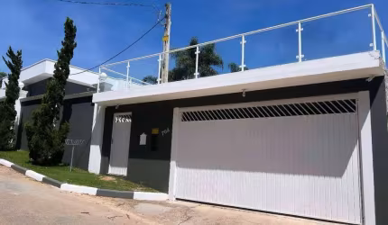Casa à venda no bairro Caraguatá em Mairiporã/SP