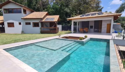 Casa à venda no bairro Roseira em Mairiporã/SP