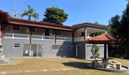 Casa à venda no bairro Jardim Estância Brasil em Atibaia/SP