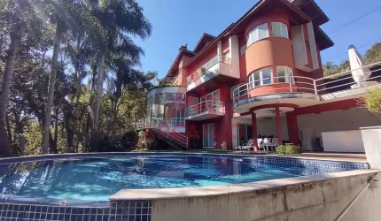 Casa a venda em Mairiporã Sarra da Cantareira linda casa e muito charmosa!!