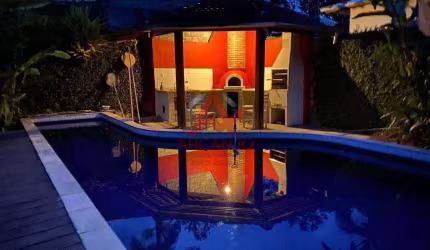 ITAMAMBUCA - CASA EM CONDOMINIO FECHADO EM ITAMAMBUCA COM 4 DORMITORIOS