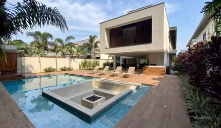 Casa à venda no bairro Riviera em Bertioga/SP