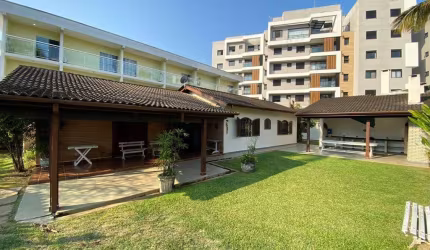 Casa à venda no bairro Enseada em Ubatuba/SP