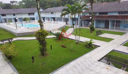 Sobrado em condomínio no Perequê Açú