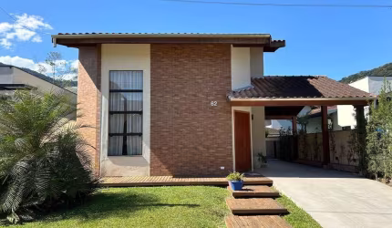 Casa à venda no bairro Horto Florestal em Ubatuba/SP
