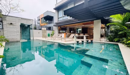 Casa à venda no bairro Riviera em Bertioga/SP