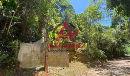 TERRENO A VENDA NA PRAIA DO PRUMIRIM COM DOCUMENTO LIBERADO PARA CONSTRUIR