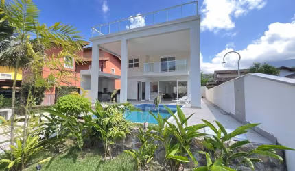 Casa à venda no bairro Horto Florestal em Ubatuba/SP