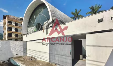 GALPÃO COMERCIAL NA REGIÃO CENTRAL COM 169M² PARA LOCAÇÃO EM UBATUBA/SP.