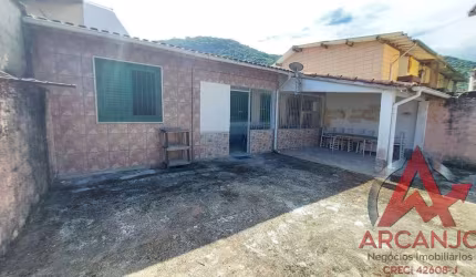 Casa a venda no Perequê-Açu!