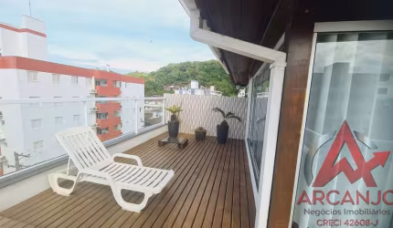 Cobertura a venda na Praia das Toninhas em Ubatuba/SP.