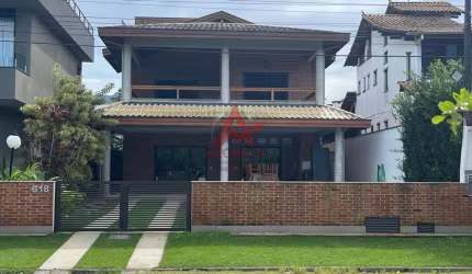 CASA A VENDA EM CONDOMINIO FECHADO NA PRAIA DA LAGOINHA COM 04 SUITES DE FRENTE PARA O MAR