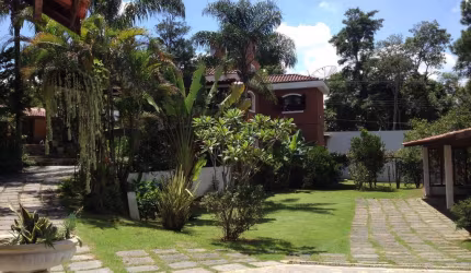 Casa para alugar no bairro Caraguatá em Mairiporã/SP
