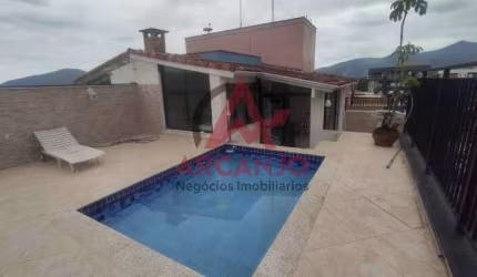 Linda Cobertura com piscina privativa