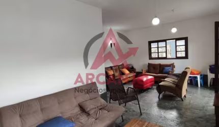 Excelente casa na Praia do Perequê Açu alguns metros da praia