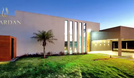 Sofisticada casa no Condomínio Golf Ville em Cambé