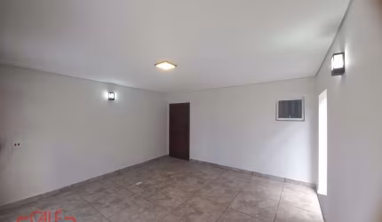 Casa c/ 3 dormitórios, sobrado amplo e arejado