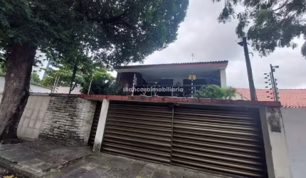 Casa à venda, 5 quartos, 2 suítes, 4 vagas, Espinheiro - Recife/PE