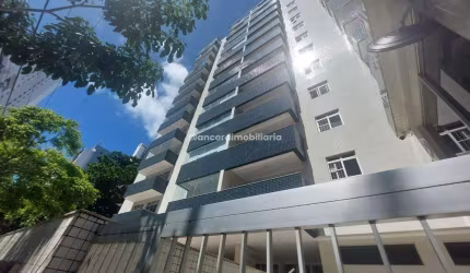 Apresentamos este imponente apartamento de 138 m² a venda no coração de Boa Viagem!
