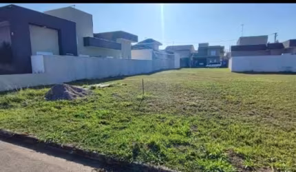Terreno à Venda no Condomínio Terras do Vale