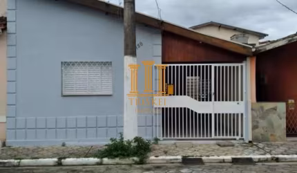 Casa com 2 dorm no centro de Tremembé - CA54