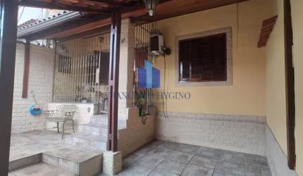 Casa para Venda em Volta Redonda, Aterrado, 2 dormitórios, 1 banheiro, 1 vaga