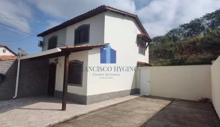 Casa para Venda em Volta Redonda, Jardim Belvedere, 2 dormitórios, 2 banheiros, 4 vagas
