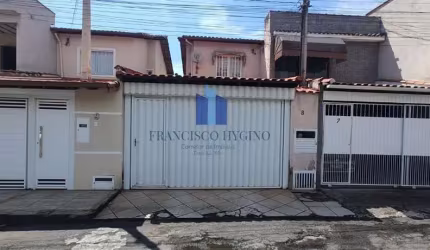 Casa para Venda em Volta Redonda, Jardim Belvedere, 2 dormitórios, 1 suíte, 2 banheiros, 2 vagas