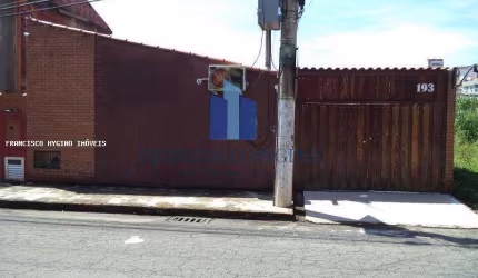 Casa para Venda em Volta Redonda, Água Limpa, 1 dormitório, 2 banheiros, 4 vagas