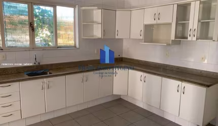 Casa para Venda em Volta Redonda, Jardim Amália, 3 dormitórios, 1 suíte, 3 banheiros, 5 vagas