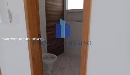 Casa para Venda em Volta Redonda, Roma, 2 dormitórios, 1 suíte, 2 banheiros, 1 vaga