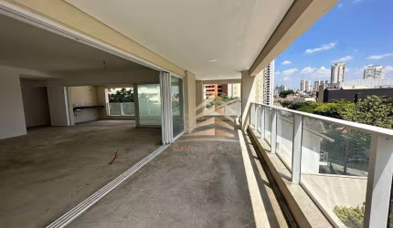 263m² 4 suítes 6 banheiros e amplo depósito