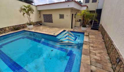 250 metros com 3 quartos, 2 suítes, 4 vagas