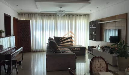 Casa com 3 dormitórios para alugar, 290 m² por R$ 10.300,00/mês - Vila Milton - Guarulhos/SP