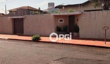 Casa 4 quartos à Venda em Jardinópolis,1 suite, 2 banheiros , 2 salas, copa, cozinha , piscina, churrasqueira , 1 Quarto de Empregados, lavanderia .