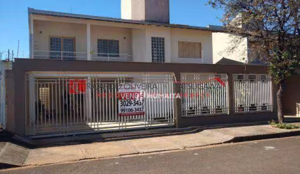 Sobrado com 4 dormitórios à venda, 253 m² por R$ 780.000,00 - Messiânico - Londrina/PR