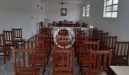 Oportunidade única de investimento! Linda casa comercial com excelente localização e infraestrutura completa.
