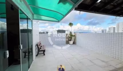 Cobertura à venda na Vila Belmiro em Santos-SP: 2 quartos, 2 suítes, piscina e garagem! Contate o corretor Vinicius Zelante agora!
